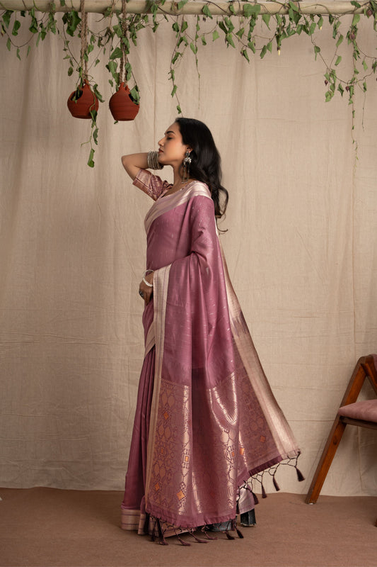 Vismara | Onion Pink Viscose Geometric Design Jacquard Woven Saree.