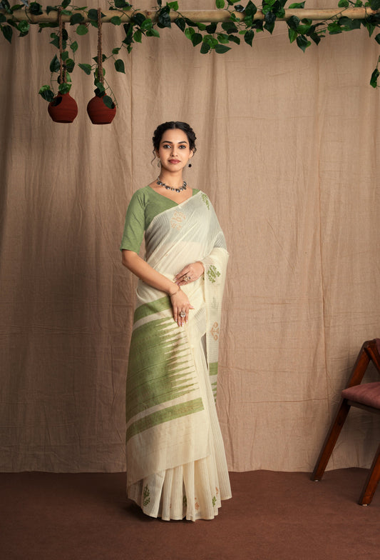 Kavya Karishma | Ivory With Green Soft Mul Cotton Handloom Effect Woven Saree